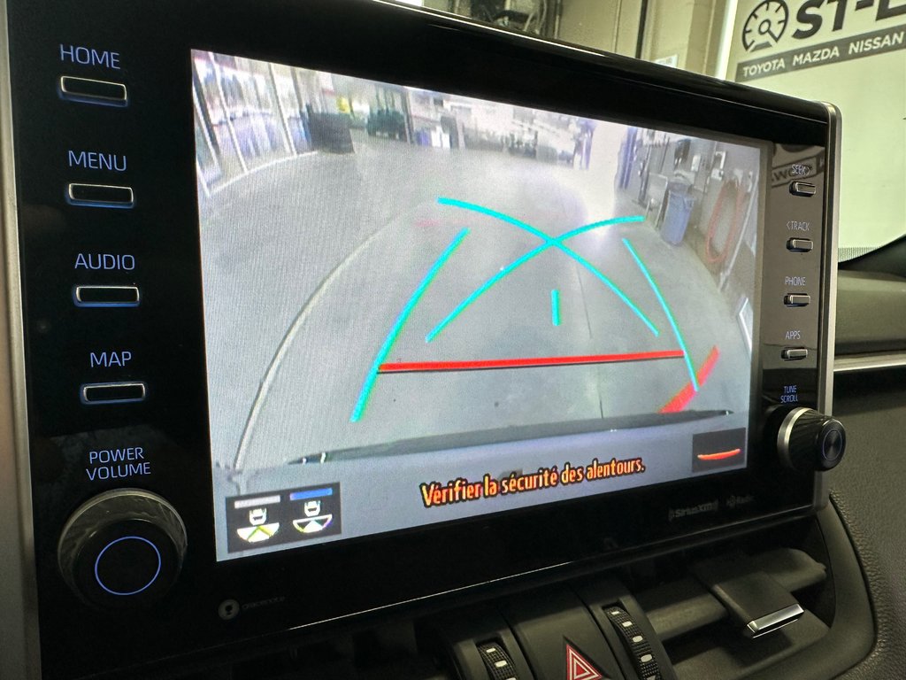 2021 Toyota RAV4 Prime XSE in Cowansville, Quebec - 13 - w1024h768px