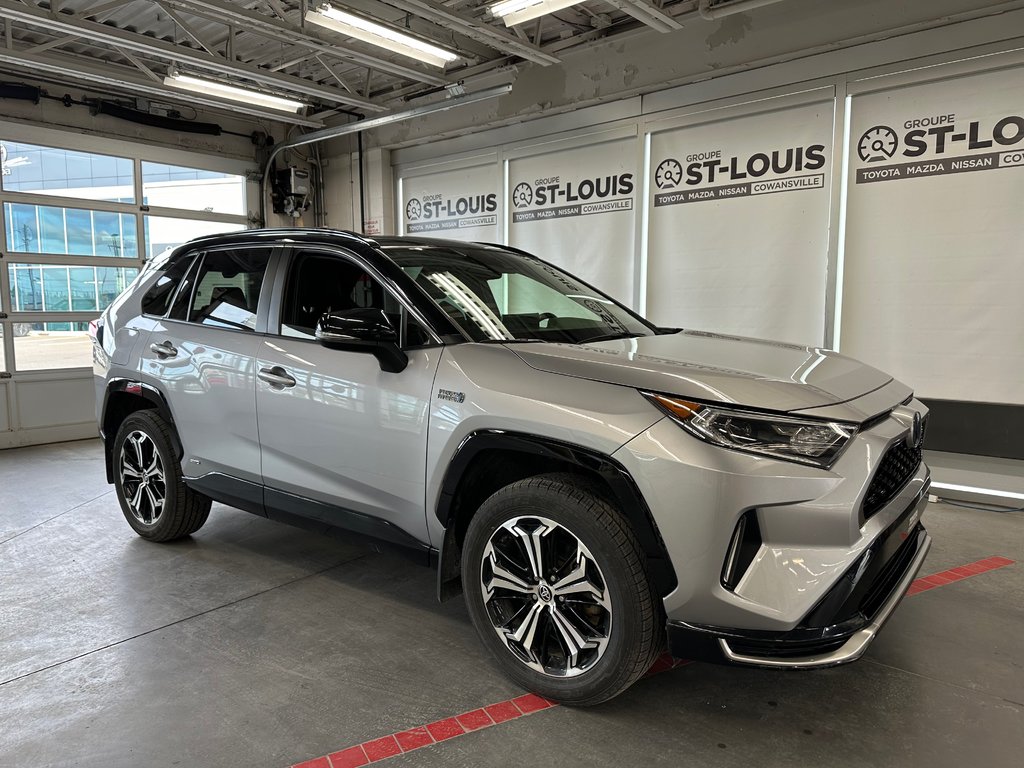 2021 Toyota RAV4 Prime XSE in Cowansville, Quebec - 4 - w1024h768px