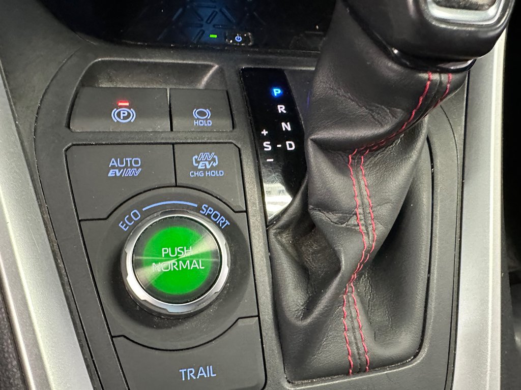 2021 Toyota RAV4 Prime XSE in Cowansville, Quebec - 18 - w1024h768px