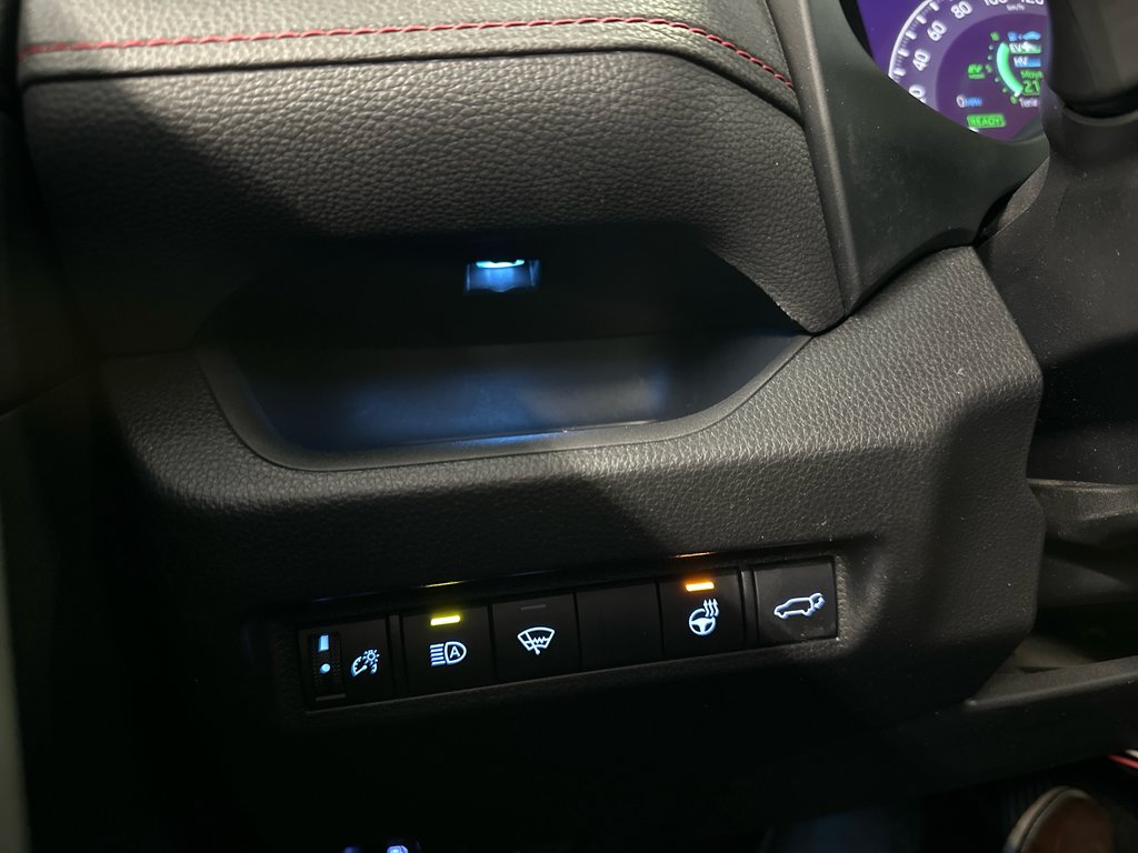 2021 Toyota RAV4 Prime XSE in Cowansville, Quebec - 35 - w1024h768px