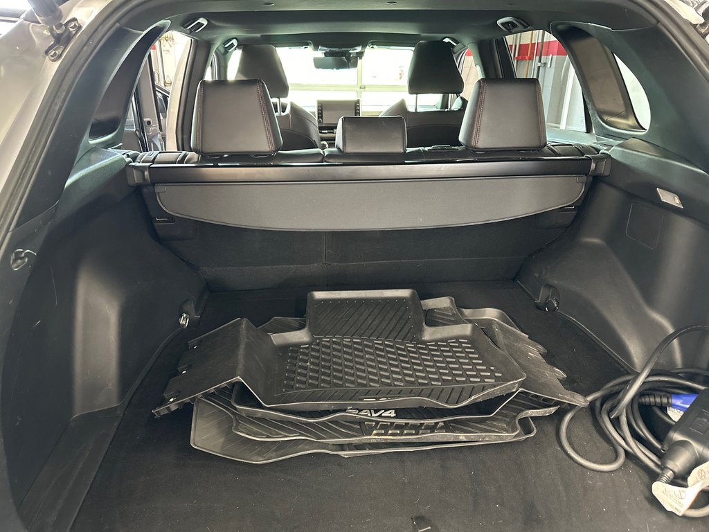 2021 Toyota RAV4 Prime XSE in Cowansville, Quebec - 24 - w1024h768px