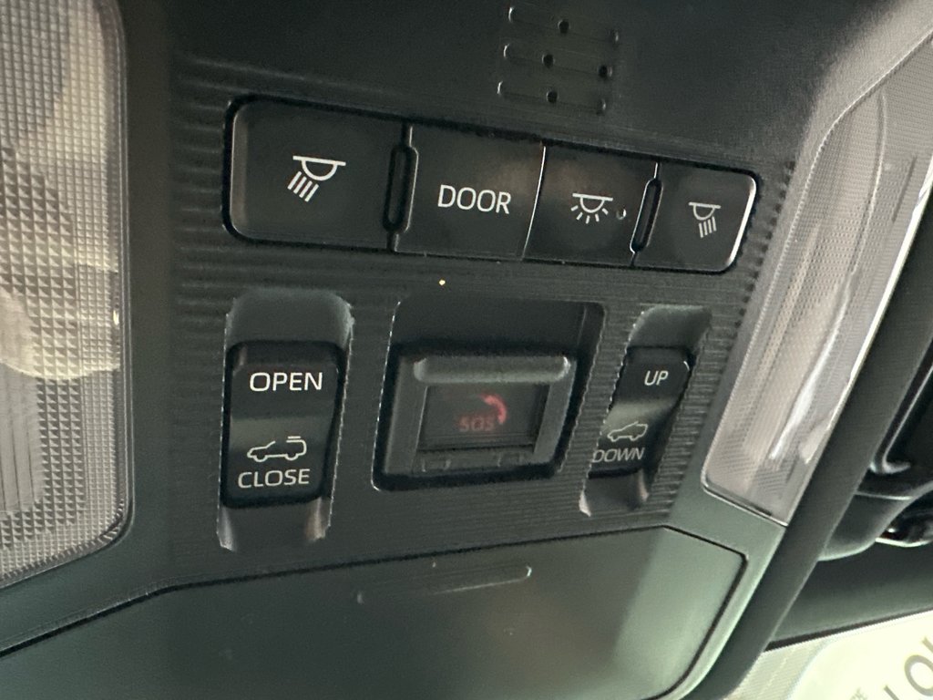 2021 Toyota RAV4 Prime XSE in Cowansville, Quebec - 30 - w1024h768px