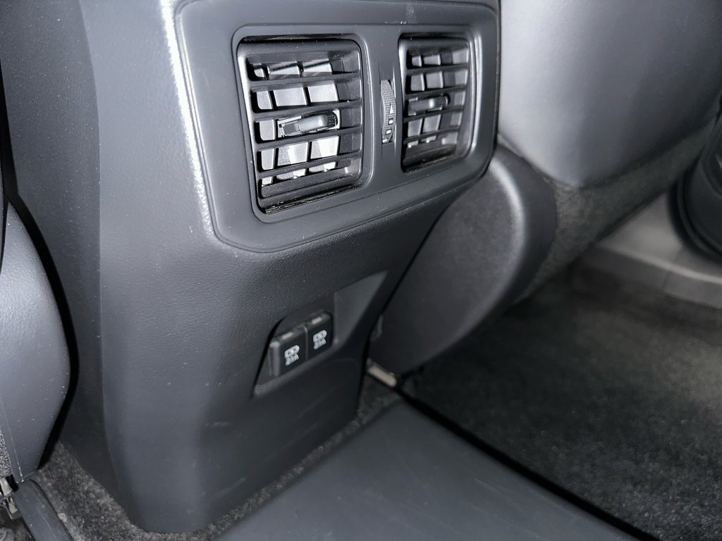 2021 Toyota RAV4 Prime XSE in Cowansville, Quebec - 26 - w1024h768px