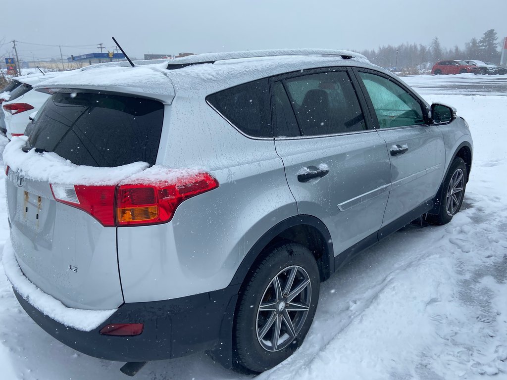 Toyota RAV4 LE FWD 2013 à Cowansville, Québec - 4 - w1024h768px