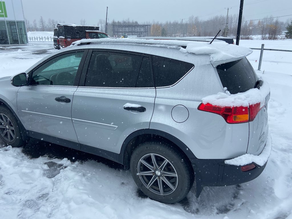 Toyota RAV4 LE FWD 2013 à Cowansville, Québec - 3 - w1024h768px