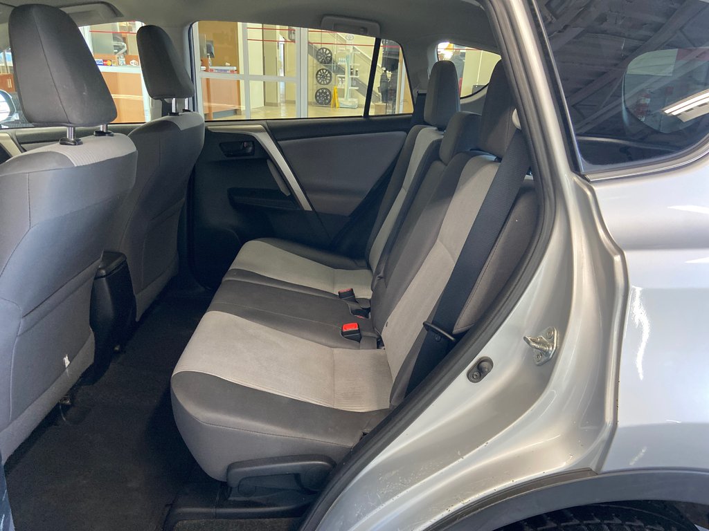 Toyota RAV4 LE TA 2014 à Cowansville, Québec - 22 - w1024h768px