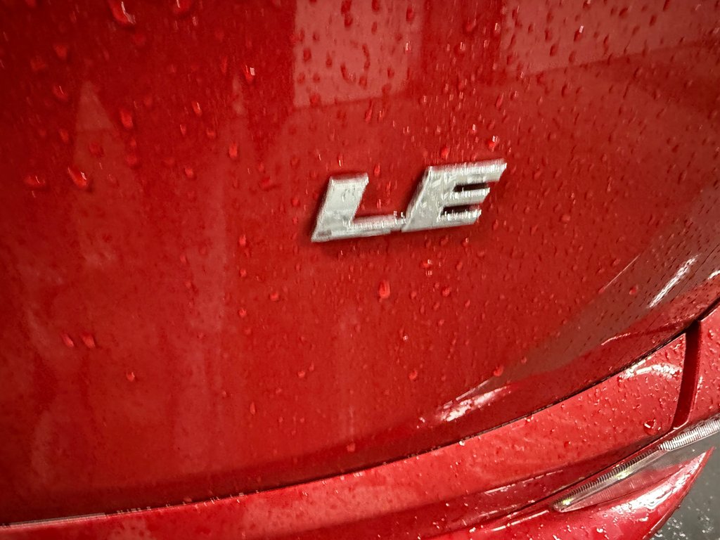 Toyota RAV4 LE FWD 2017 à Cowansville, Québec - 10 - w1024h768px