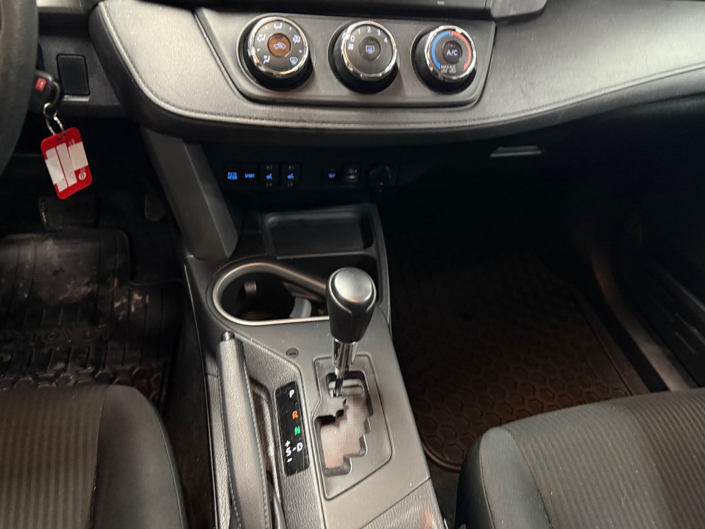 Toyota RAV4 LE FWD 2017 à Cowansville, Québec - 18 - w1024h768px