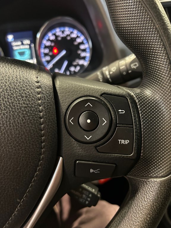 2018  RAV4 LE  A/C - SIEGES CHAUFFANTS - CAMERA - BLUETOOTH in Cowansville, Quebec - 22 - w1024h768px