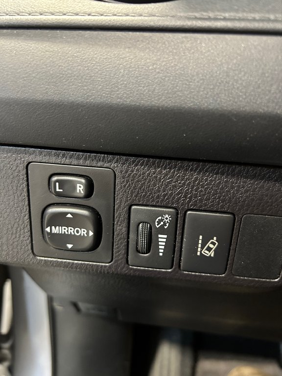 2018  RAV4 LE  A/C - SIEGES CHAUFFANTS - CAMERA - BLUETOOTH in Cowansville, Quebec - 14 - w1024h768px