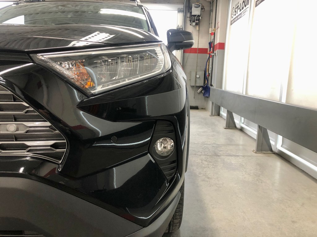 2019  RAV4 LIMITED AWD | CUIR | TOUT EQUIPE | in Cowansville, Quebec - 2 - w1024h768px