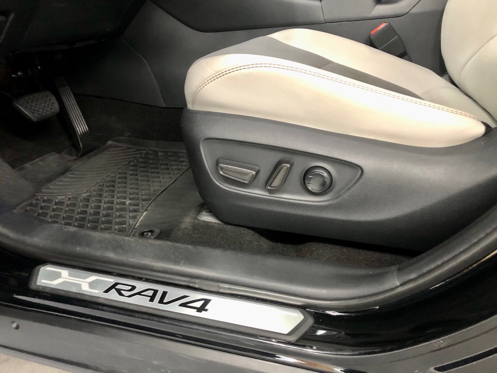 2019  RAV4 LIMITED AWD | CUIR | TOUT EQUIPE | in Cowansville, Quebec - 6 - w1024h768px