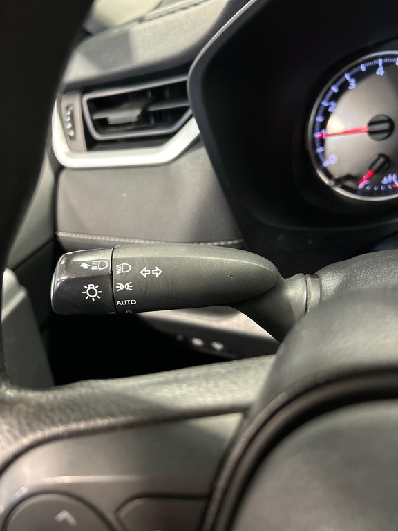RAV4 LE AWD Sièges chauffants Bluetooth Caméra de recul 2019 à Cowansville, Québec - 23 - w1024h768px