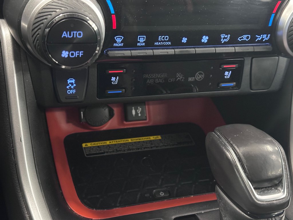 2019 Toyota RAV4 Trail AWD in Cowansville, Quebec - 24 - w1024h768px