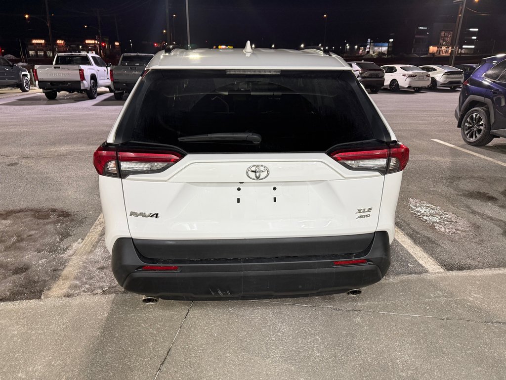 Toyota RAV4 XLE AWD 2019 à Cowansville, Québec - 8 - w1024h768px