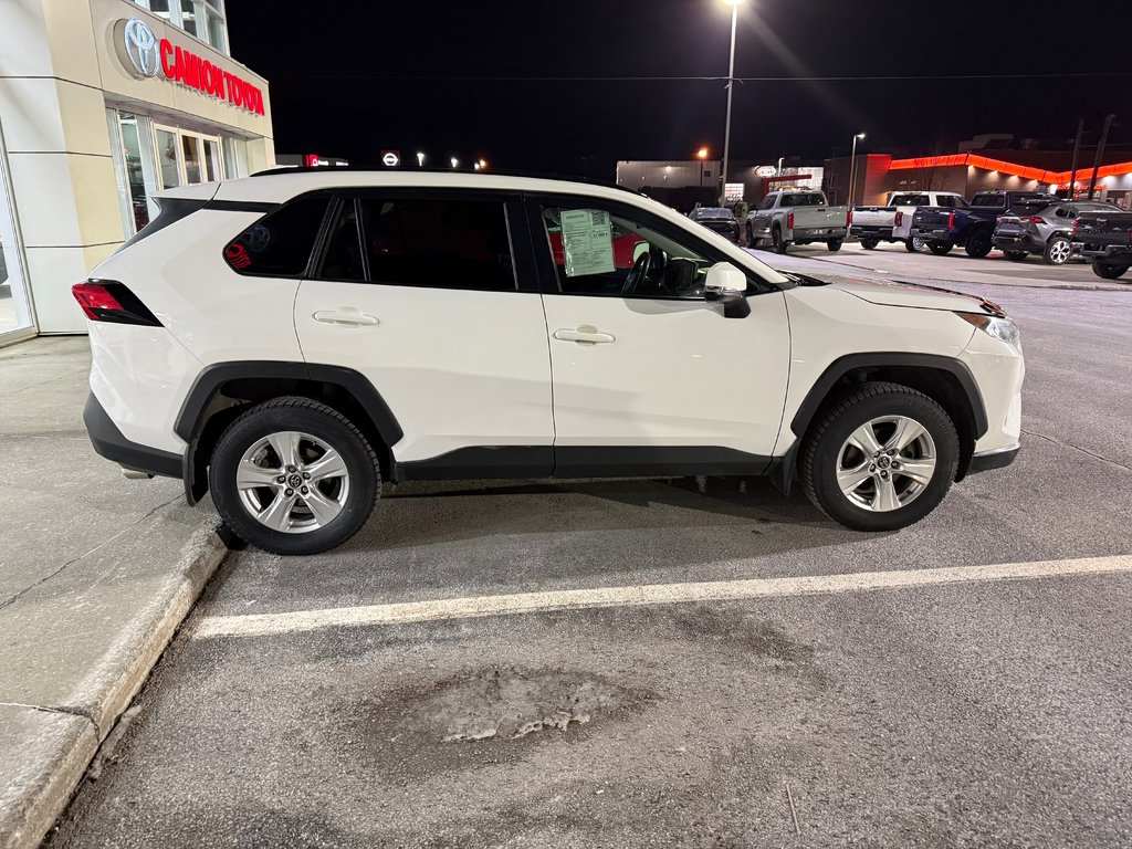 Toyota RAV4 XLE AWD 2019 à Cowansville, Québec - 6 - w1024h768px