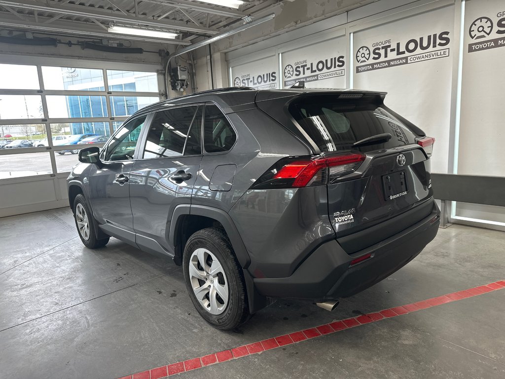 2020  RAV4 LE AWD in Cowansville, Quebec - 3 - w1024h768px