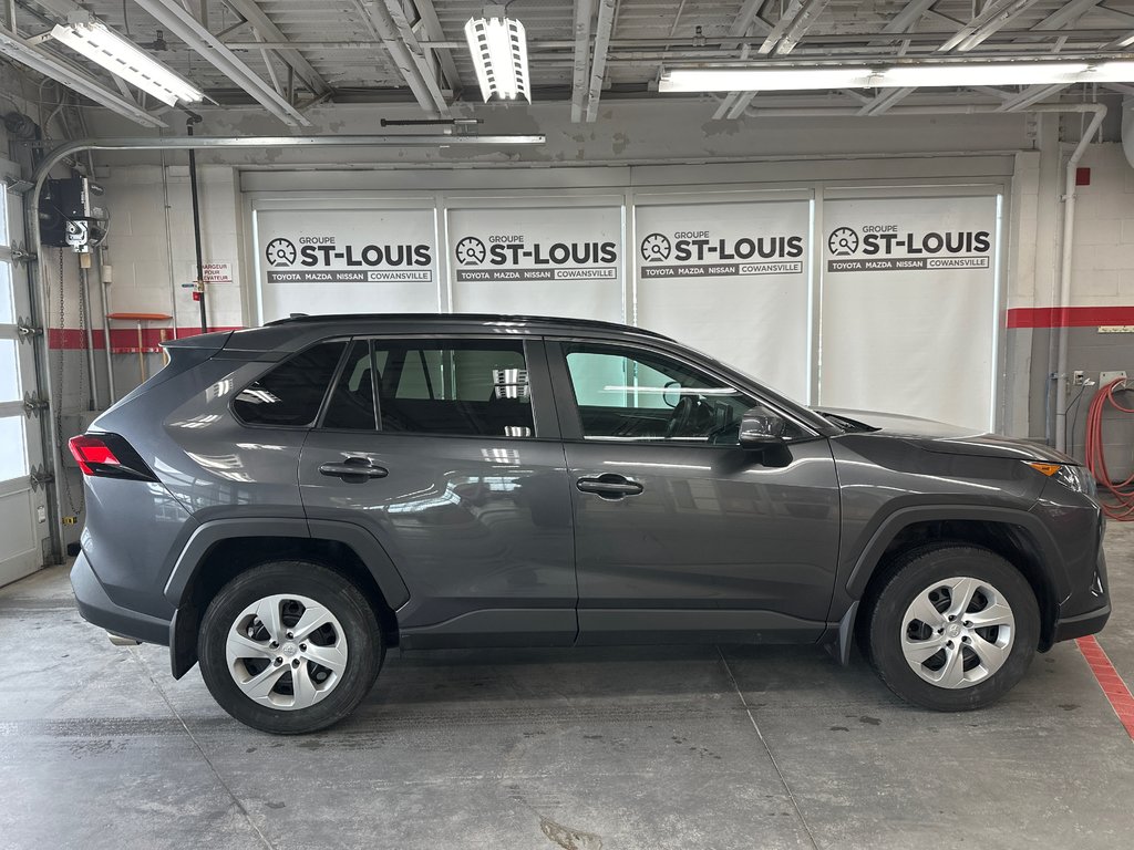 2020  RAV4 LE AWD in Cowansville, Quebec - 6 - w1024h768px