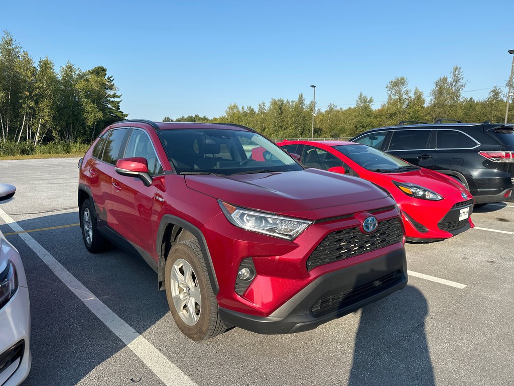 RAV4 Hybrid XLE AWD TOIT OUVRANT VOLANT CHAUFFANT 2020 à Cowansville, Québec - 2 - w1024h768px