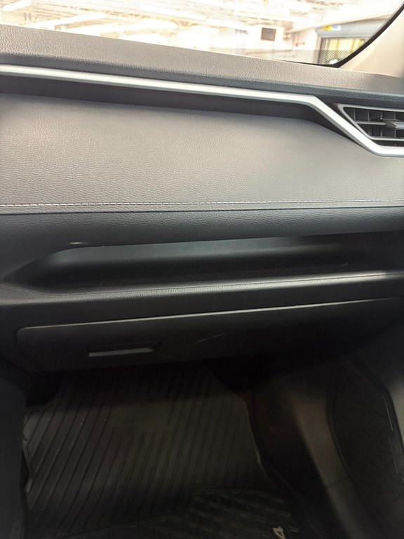 Toyota RAV4 XLE / FWD 2020 à Cowansville, Québec - 20 - w1024h768px