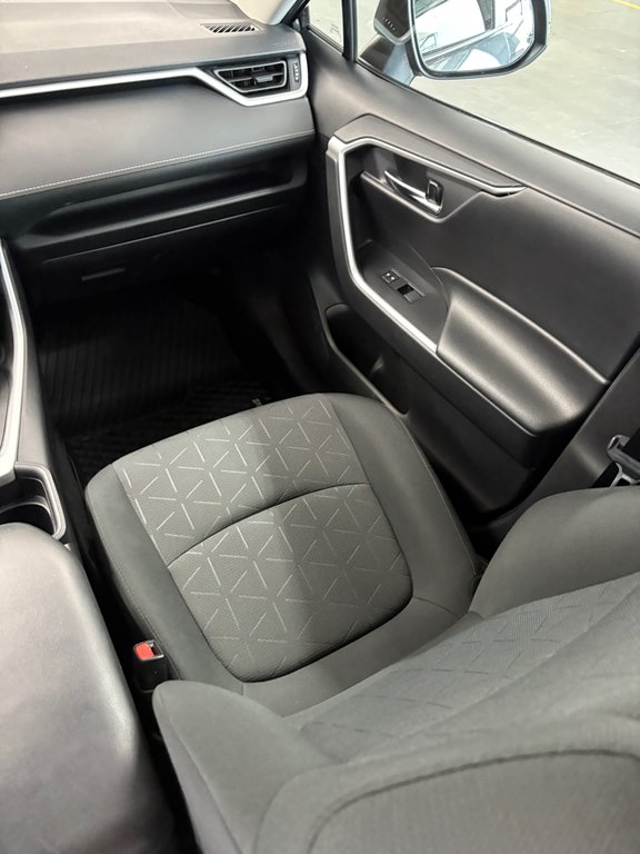 Toyota RAV4 XLE / FWD 2020 à Cowansville, Québec - 14 - w1024h768px