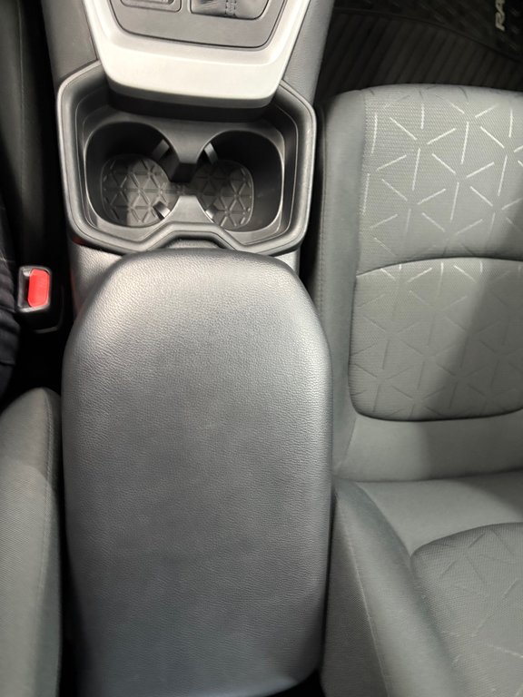 Toyota RAV4 XLE / FWD 2020 à Cowansville, Québec - 28 - w1024h768px