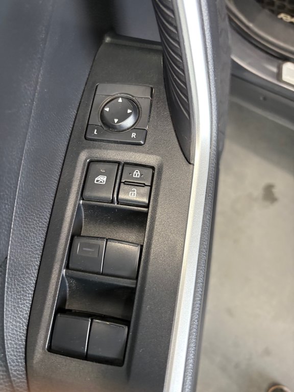 Toyota RAV4 XLE / FWD 2020 à Cowansville, Québec - 18 - w1024h768px