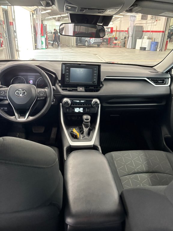 Toyota RAV4 XLE / FWD 2020 à Cowansville, Québec - 13 - w1024h768px