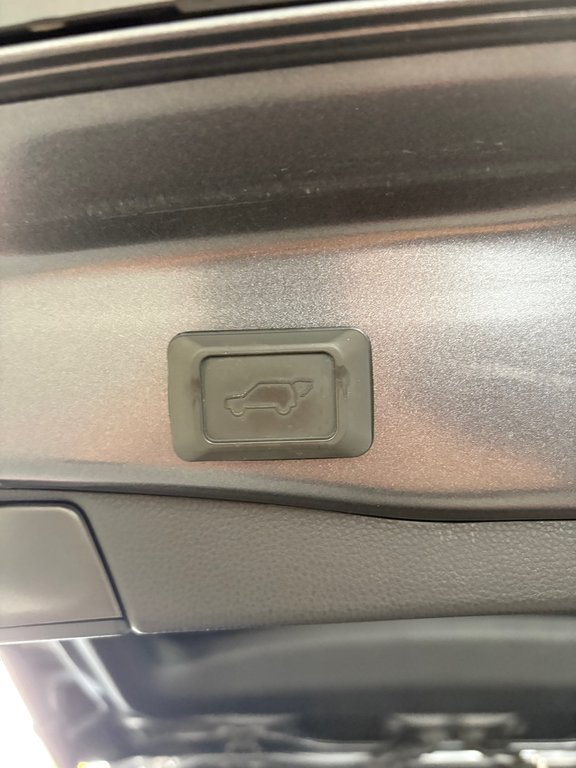 Toyota RAV4 XLE / FWD 2020 à Cowansville, Québec - 8 - w1024h768px
