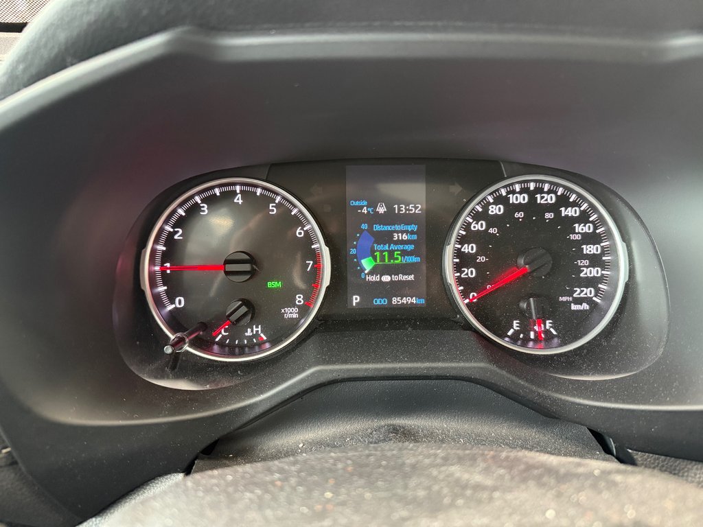 2020 Toyota RAV4 XLE AWD in Cowansville, Quebec - 21 - w1024h768px