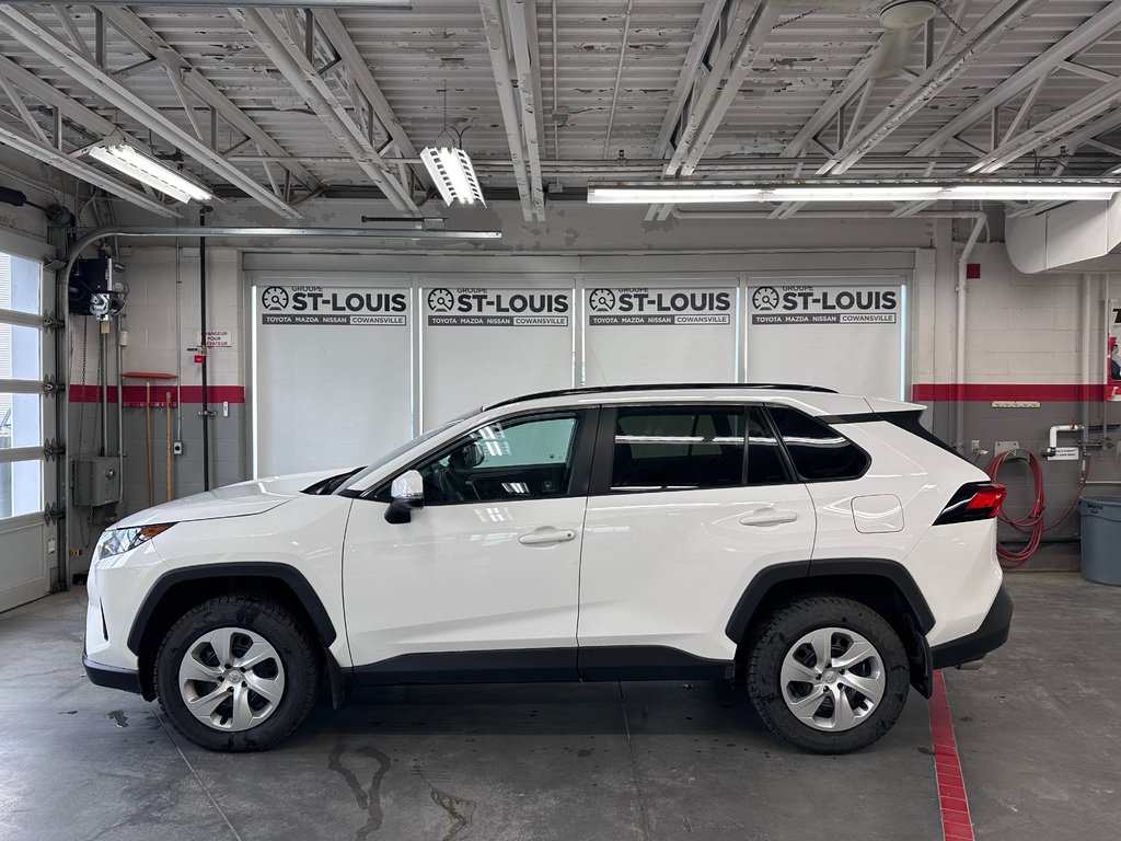 2021  RAV4 LE AWD / PEA 14 Mars 2025 ou 100000km in Cowansville, Quebec - 2 - w1024h768px