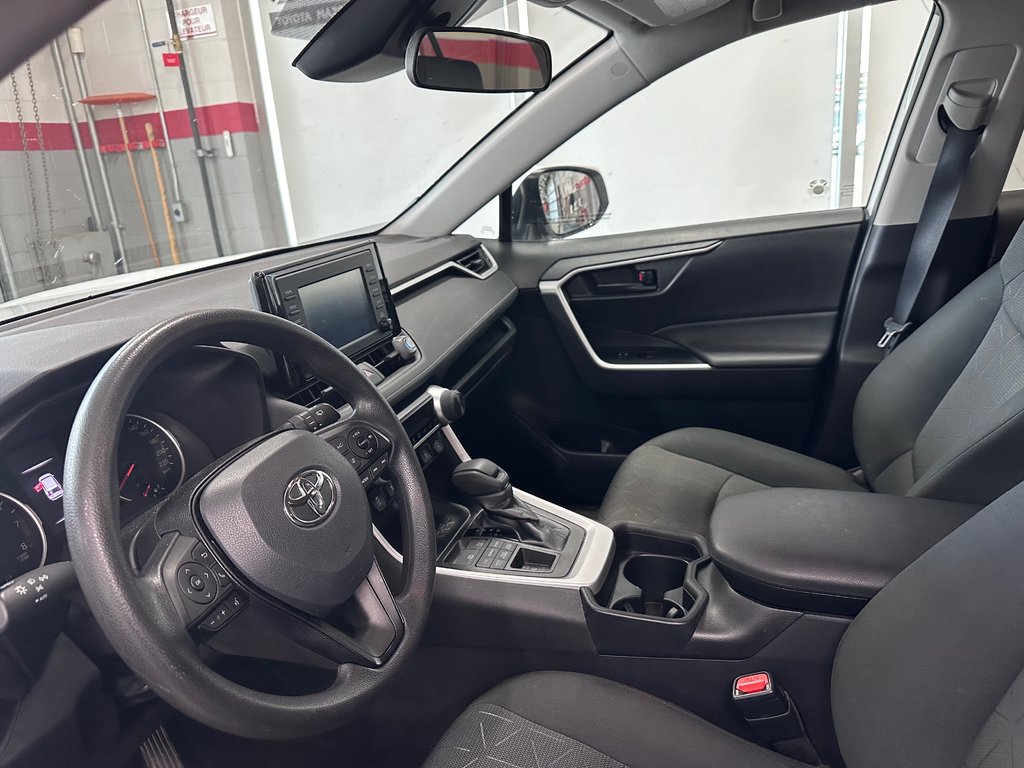 2021  RAV4 LE AWD / PEA 14 Mars 2025 ou 100000km in Cowansville, Quebec - 7 - w1024h768px