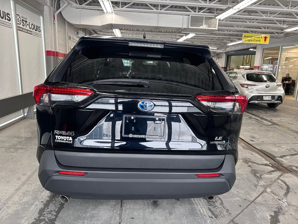 Toyota RAV4 Hybrid Hybrid LE AWD / 1 Propriétaire 2021 à Cowansville, Québec - 3 - w1024h768px