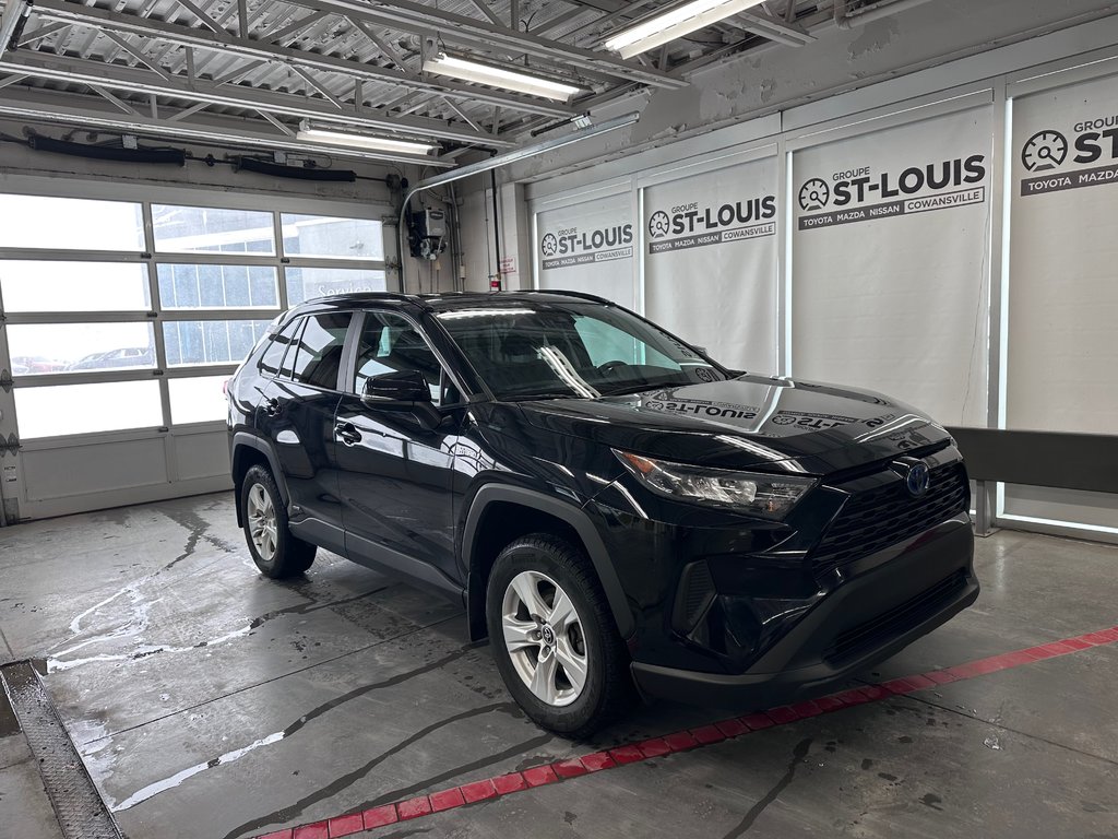 Toyota RAV4 Hybrid Hybrid LE AWD / 1 Propriétaire 2021 à Cowansville, Québec - 7 - w1024h768px