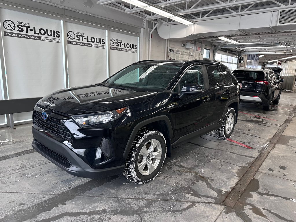 Toyota RAV4 Hybrid Hybrid LE AWD / 1 Propriétaire 2021 à Cowansville, Québec - 1 - w1024h768px