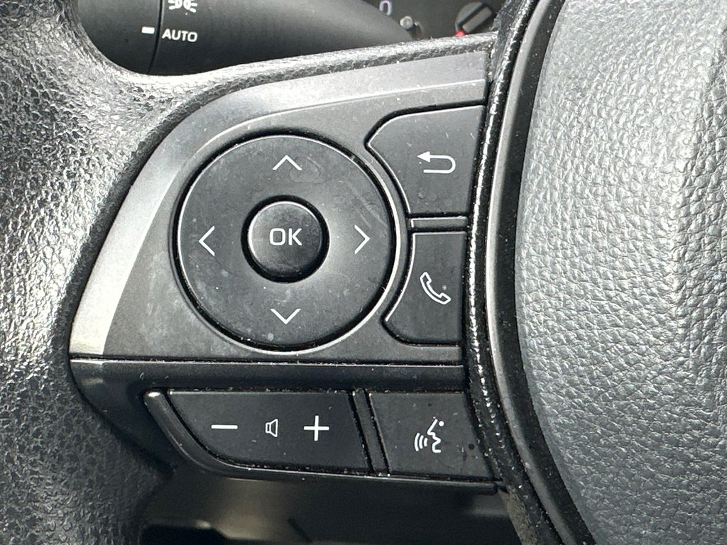 2021 Toyota RAV4 LE AWD Garantie Platine 60 Mois / 100 000 Km in Cowansville, Quebec - 17 - w1024h768px