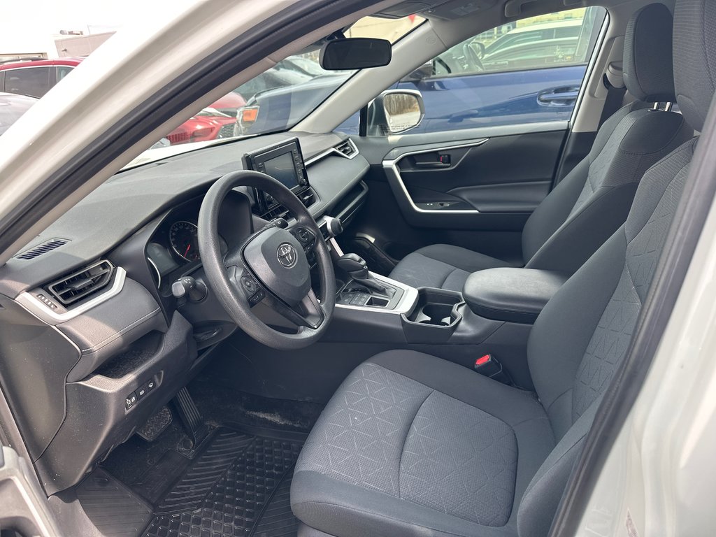 2021 Toyota RAV4 LE AWD Garantie Platine 60 Mois / 100 000 Km in Cowansville, Quebec - 10 - w1024h768px