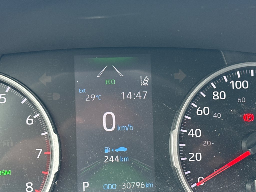 2021 Toyota RAV4 LE AWD Garantie Platine 60 Mois / 100 000 Km in Cowansville, Quebec - 22 - w1024h768px