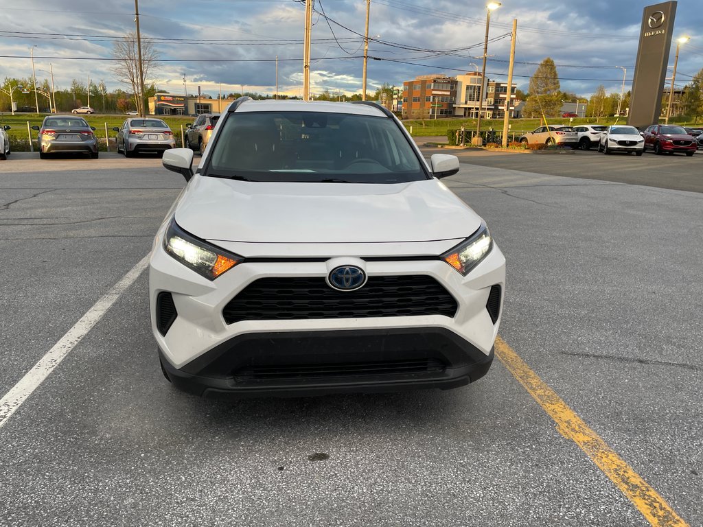 2021 Toyota RAV4 Hybrid LE in Cowansville, Quebec - 4 - w1024h768px