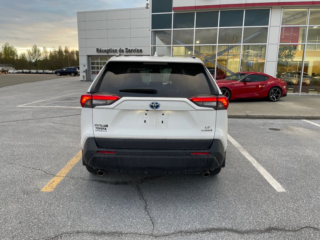 2021 Toyota RAV4 Hybrid LE in Cowansville, Quebec - 2 - w1024h768px
