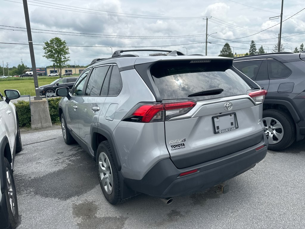 2021 Toyota RAV4 LE AWD in Cowansville, Quebec - 4 - w1024h768px