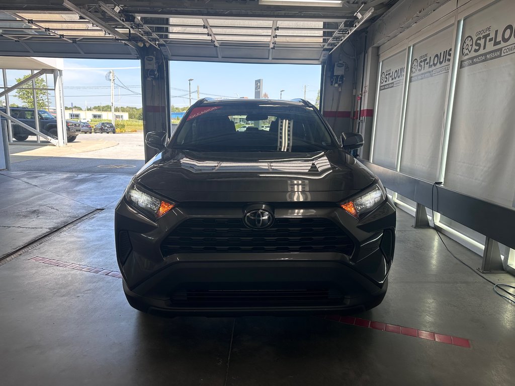 Toyota RAV4 LE Sièges Chauffants / Détecteur d'angle mort 2021 à Cowansville, Québec - 9 - w1024h768px