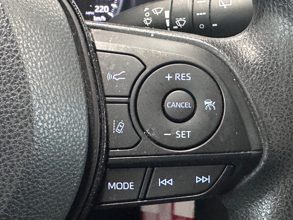 Toyota RAV4 LE Sièges Chauffants / Détecteur d'angle mort 2021 à Cowansville, Québec - 22 - w1024h768px