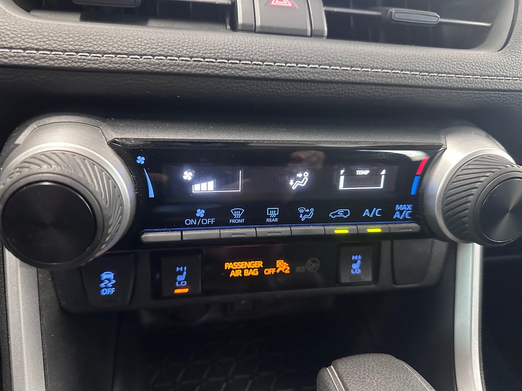 Toyota RAV4 LE Sièges Chauffants / Détecteur d'angle mort 2021 à Cowansville, Québec - 27 - w1024h768px