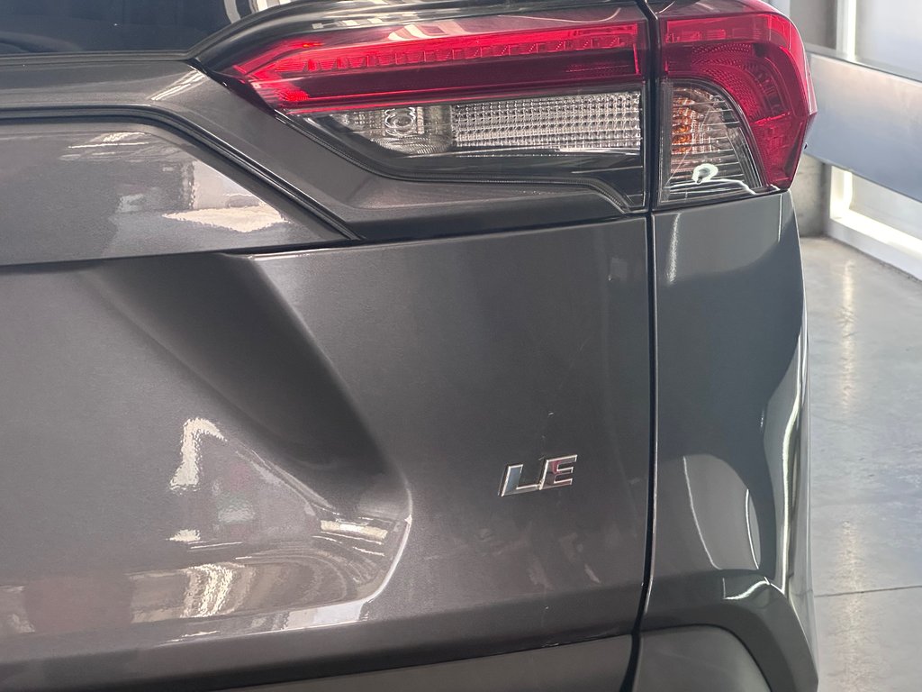 Toyota RAV4 LE Sièges Chauffants / Détecteur d'angle mort 2021 à Cowansville, Québec - 5 - w1024h768px