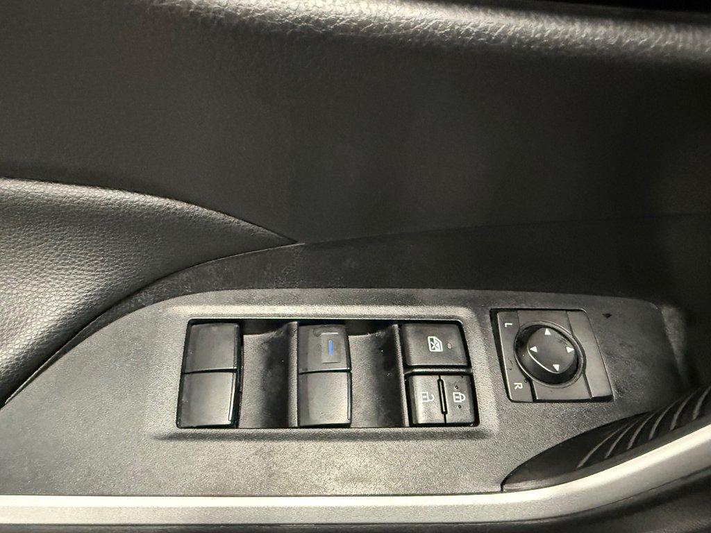 Toyota RAV4 AA XLE AWD 2021 à Cowansville, Québec - 16 - w1024h768px