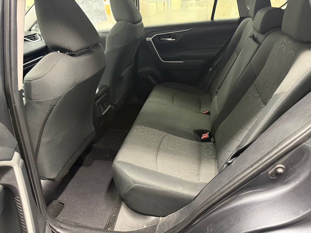 Toyota RAV4 AA XLE AWD 2021 à Cowansville, Québec - 12 - w1024h768px