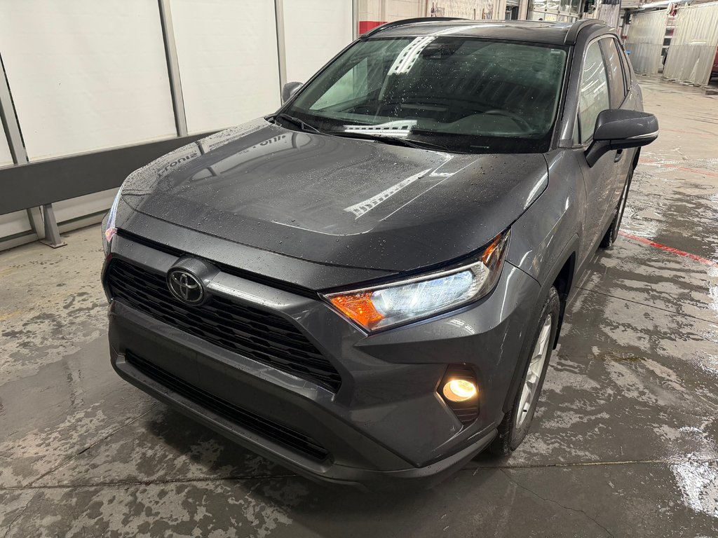 Toyota RAV4 AA XLE AWD 2021 à Cowansville, Québec - 1 - w1024h768px