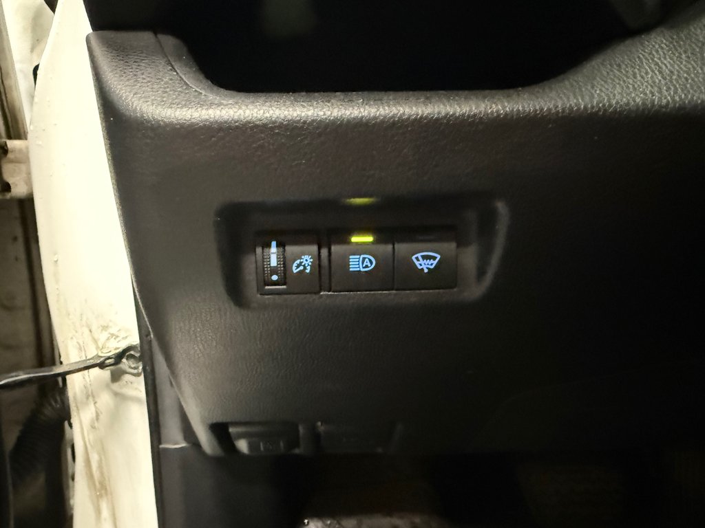 Toyota RAV4 LE AWD 2021 à Cowansville, Québec - 16 - w1024h768px