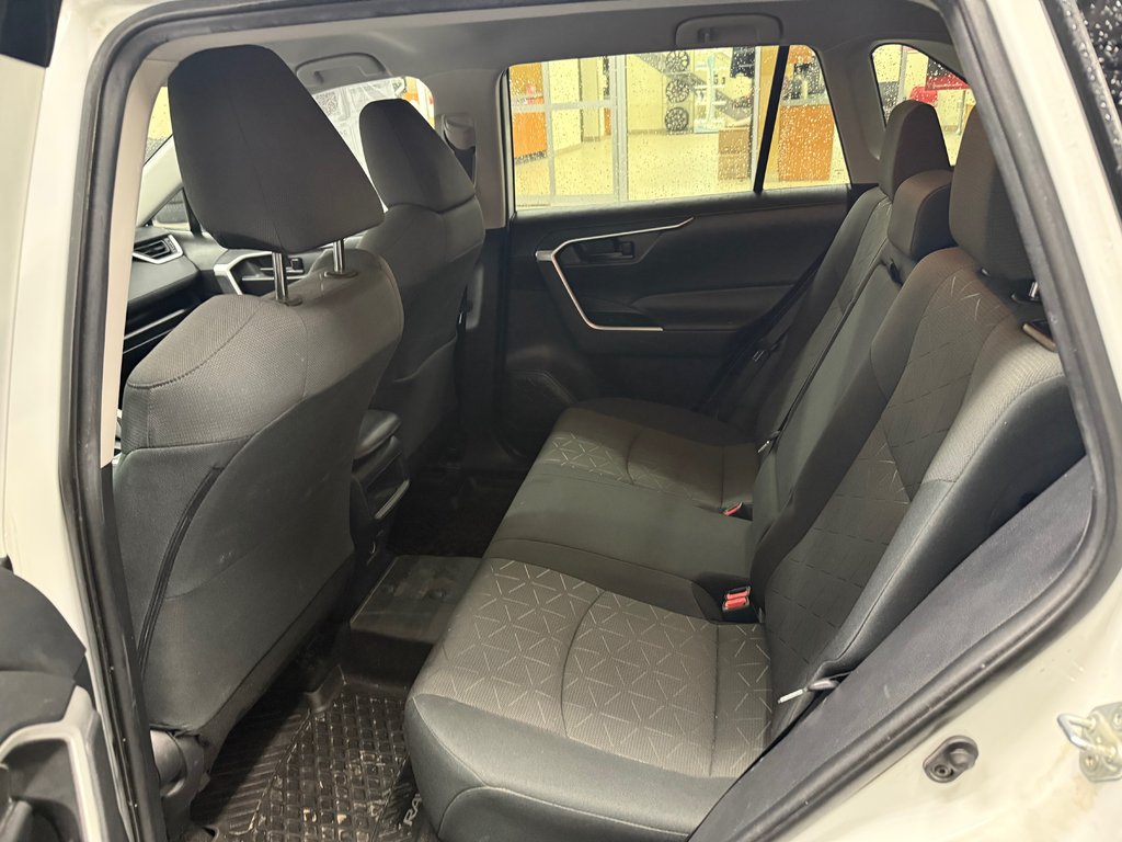 Toyota RAV4 LE AWD 2021 à Cowansville, Québec - 12 - w1024h768px